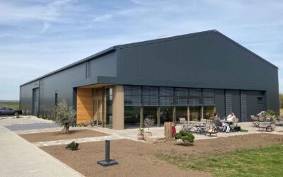 Vinothek in die Weinhalle integriert